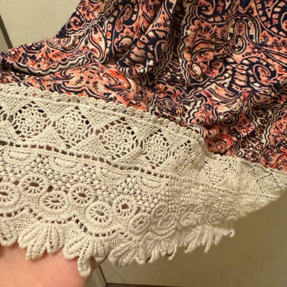 Cold shoulder top size xl - Picture 11 of 11